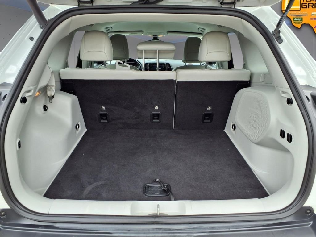 Used 2020 White Jeep Limited image 9