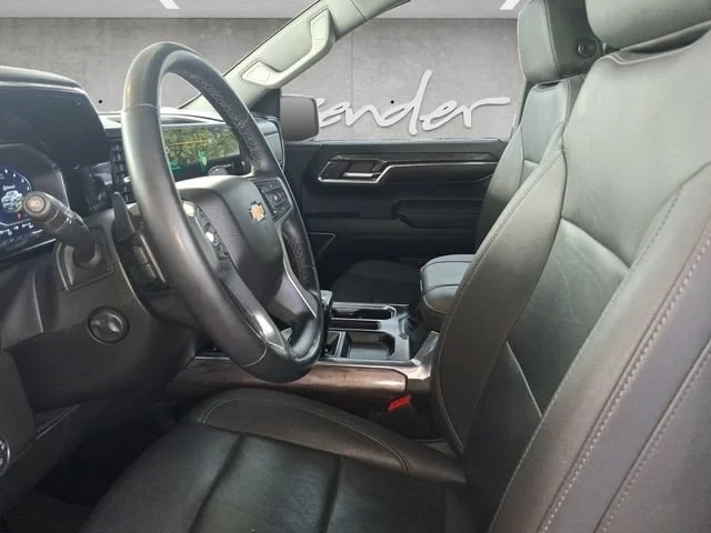 Used 2023 IRIDESCENT PEARL TRICOAT Chevrolet LTZ image 20