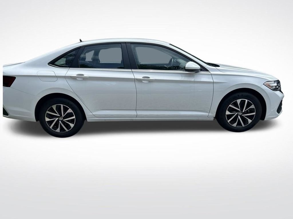 Used 2024 White Volkswagen 1.5T S image 10