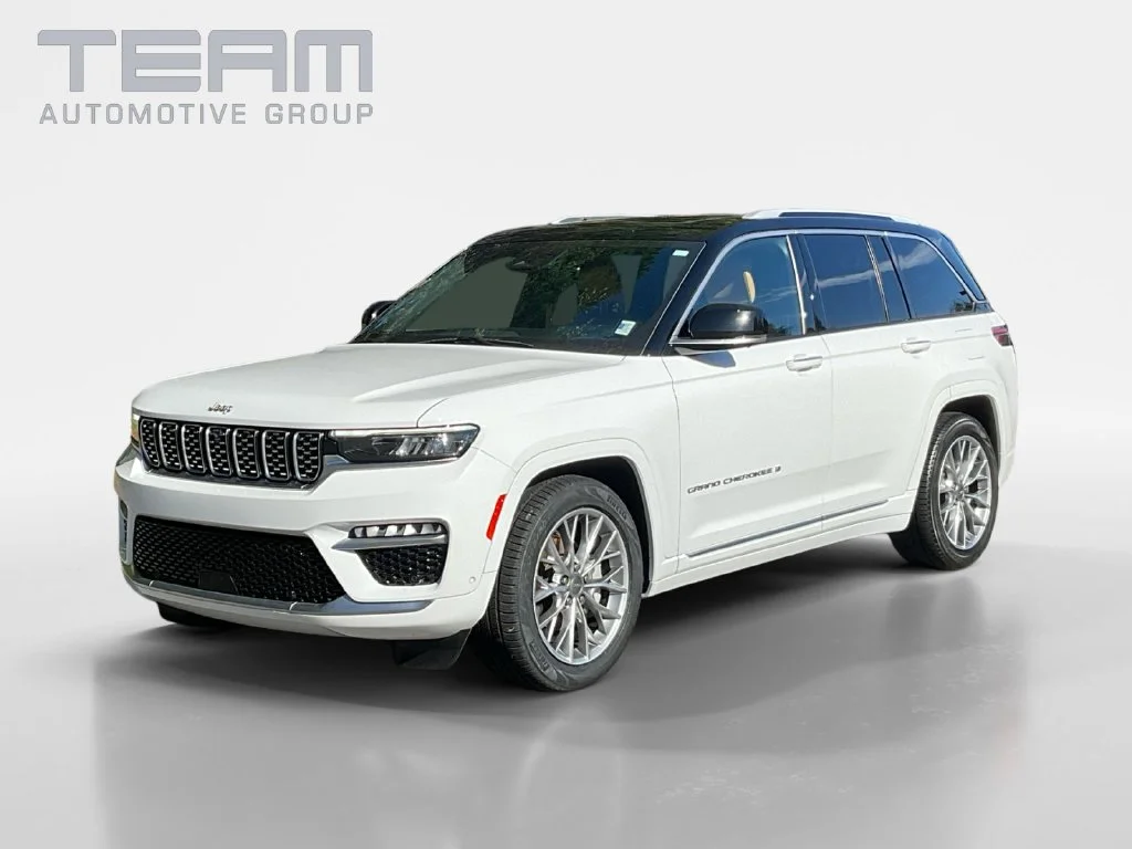 Used 2022 White Jeep Summit image 3