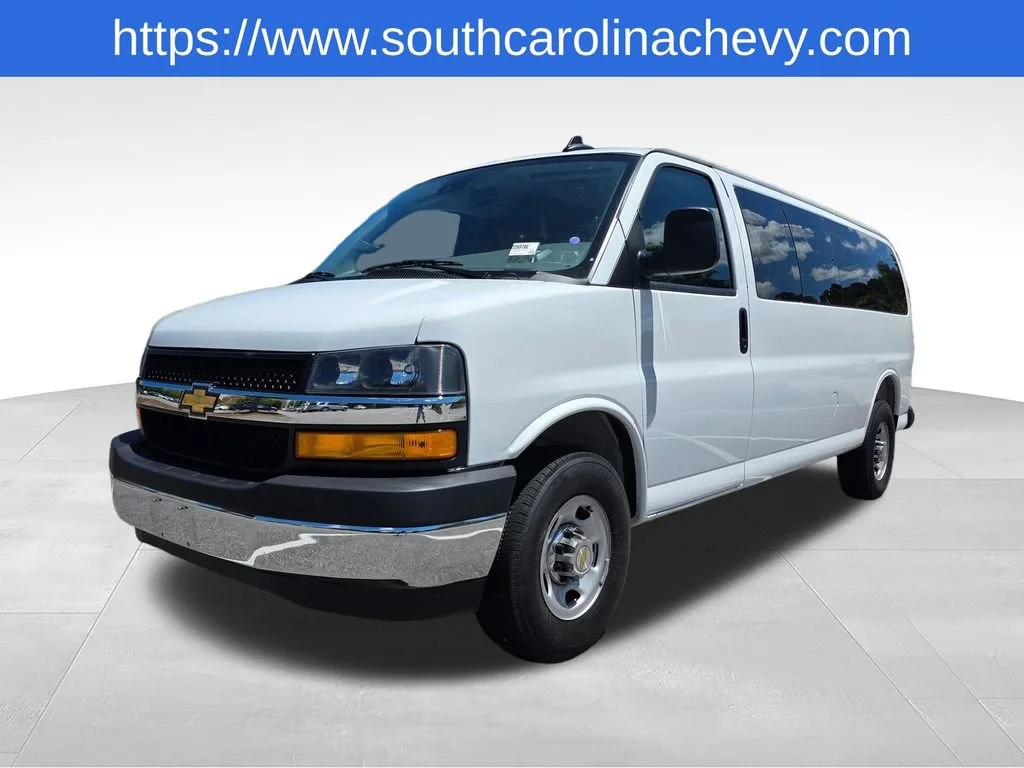 Used 2025 Summit White Chevrolet 1LT image 30