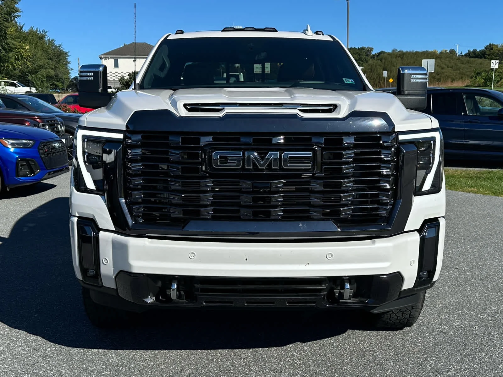 Used 2024 White Frost Tricoat GMC Denali Ultimate image 5