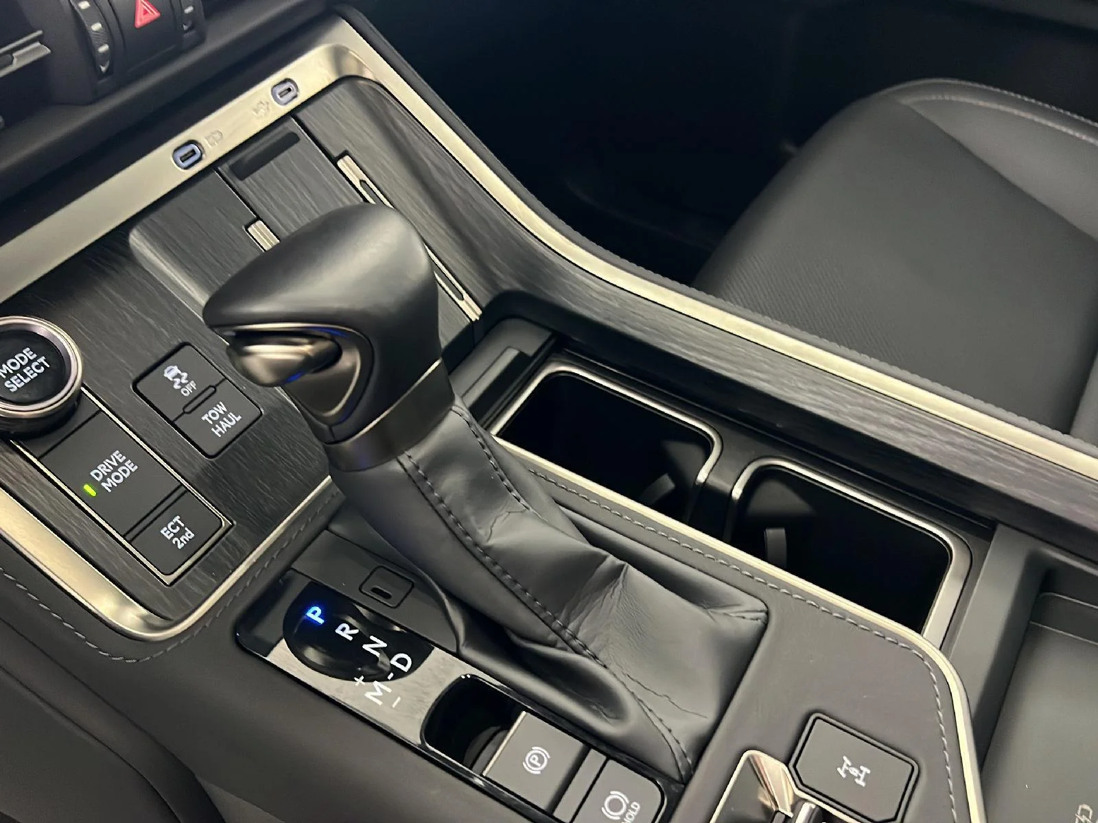 Used 2024 Caviar Lexus Premium+ image 46