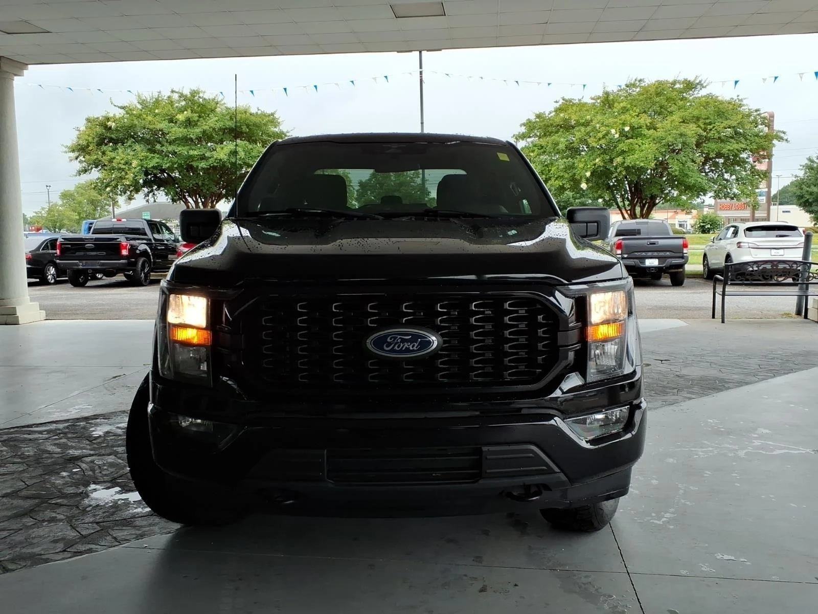 Used 2023 Agate Black Metallic Ford XL image 8