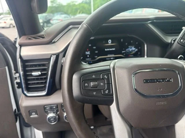 Used 2024 White GMC Denali image 22