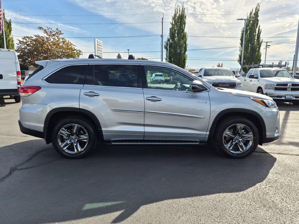 Used 2018 Silver Toyota Limited Platinum image 7