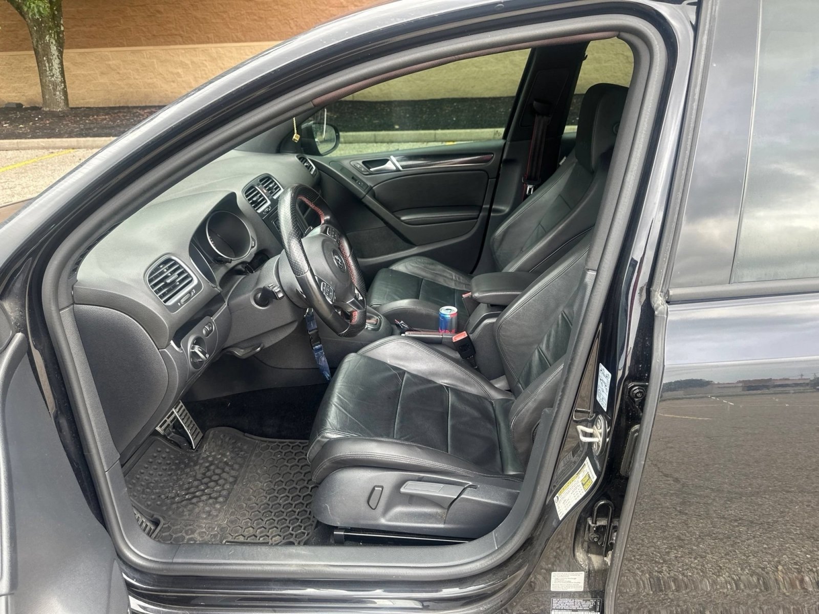 Used 2014 Deep Black Pearl Volkswagen Driver