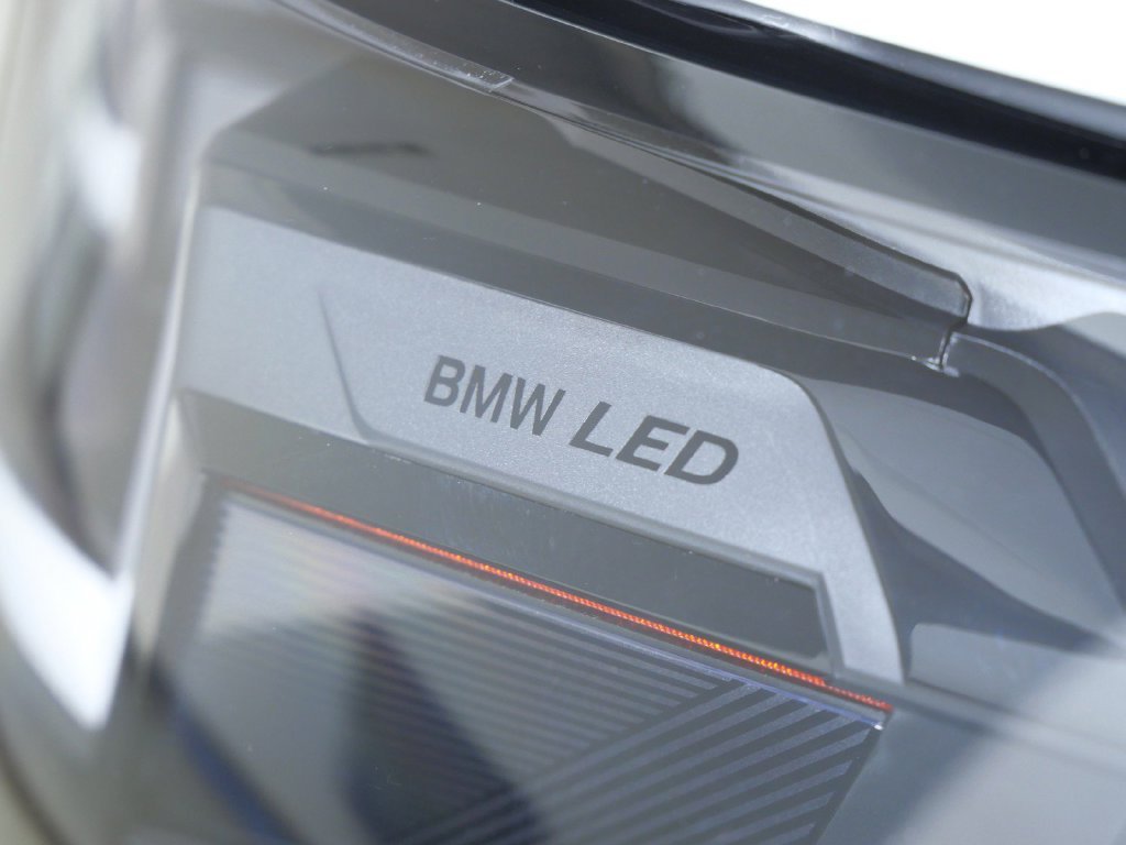 New 2026 Alpine White BMW 30 xDrive image 4