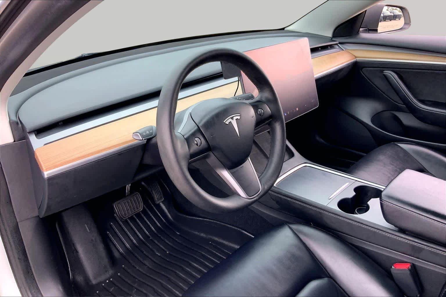 Used 2023 Pearl White Multi-Coat Tesla  image 16