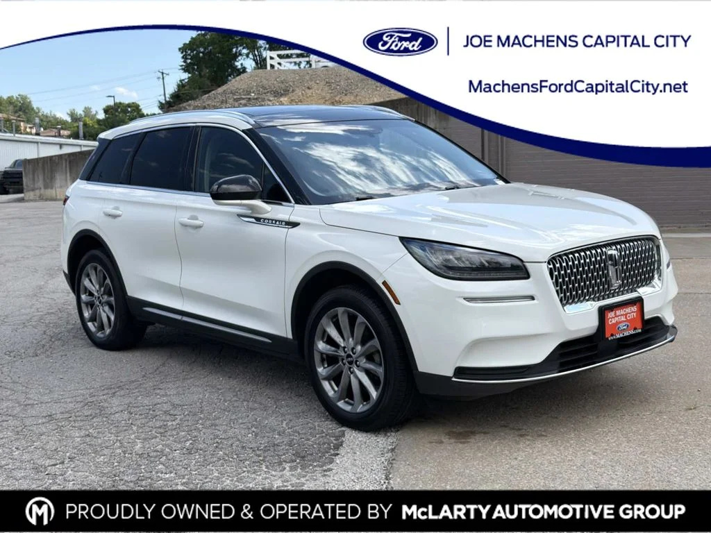 Used 2022 White Lincoln Standard image 1