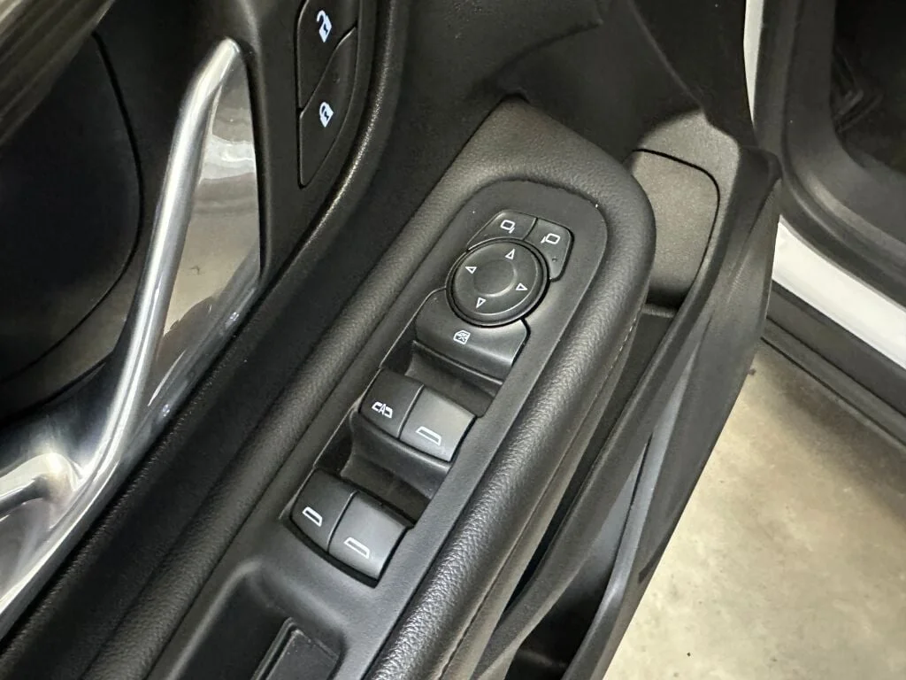 2023 GMC Terrain SLE - Photo 7