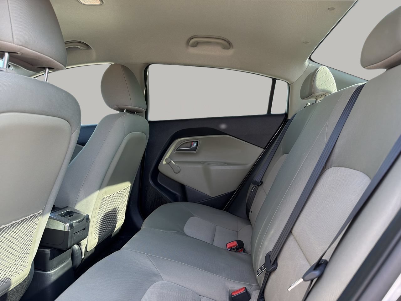Used 2016 Bright Silver Metallic Kia LX image 16