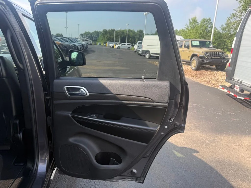 Used 2018 Gray Jeep Altitude image 47