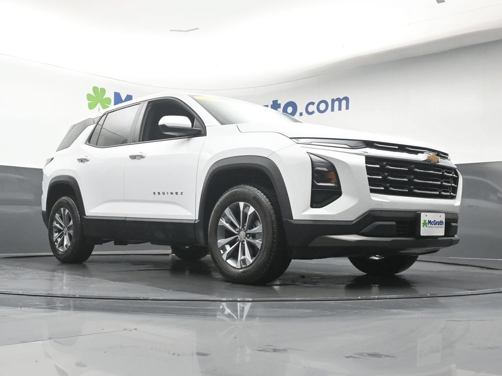 Used 2025 White Chevrolet LT image 28