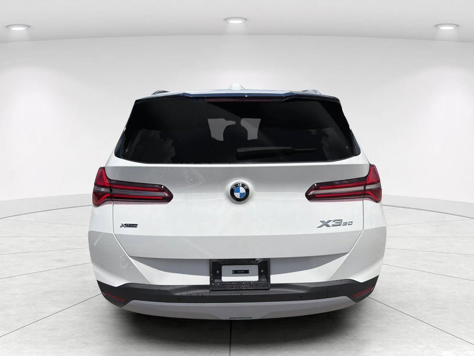New 2026 Alpine White BMW 30 xDrive image 5