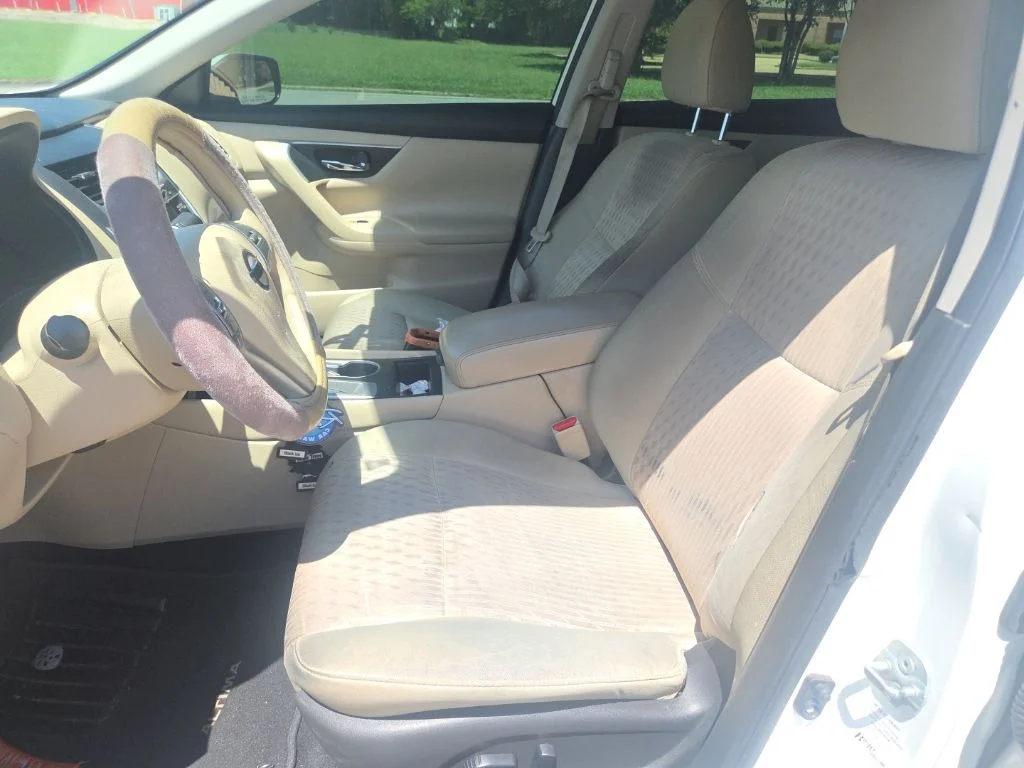 Used 2017 White Nissan 2.5 S image 24