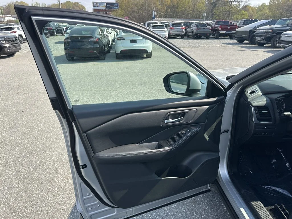 Used 2025 Silver Nissan SV image 23