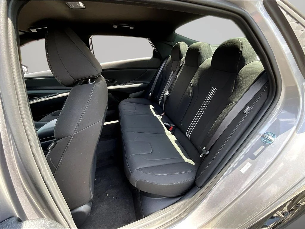 New 2026 Silver Hyundai SEL Sport image 27