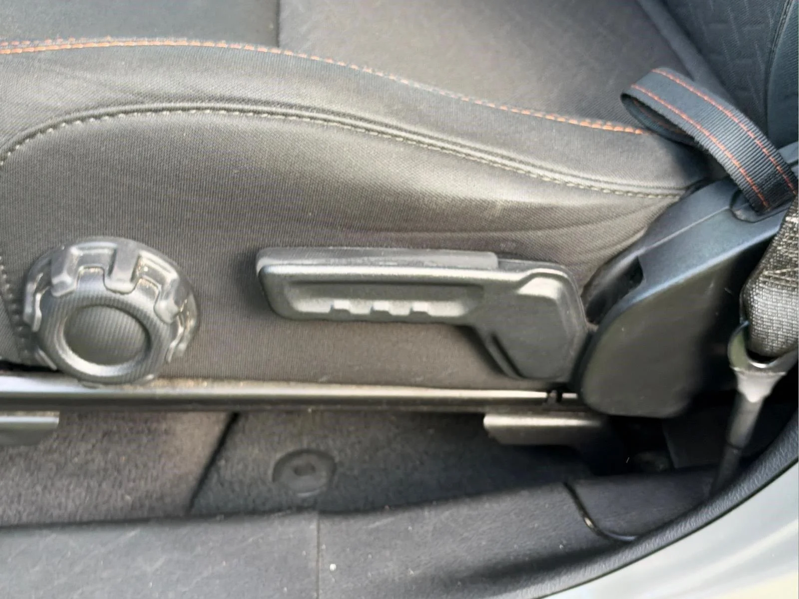 Used 2022 Sting-Gray Clearcoat Jeep Mojave image 19
