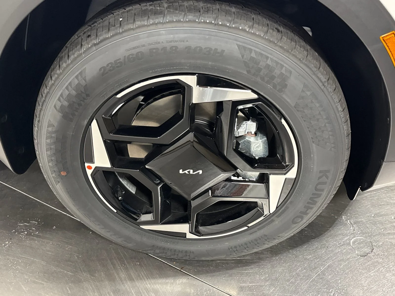 New 2026 Glacial White Pearl Kia EX image 9