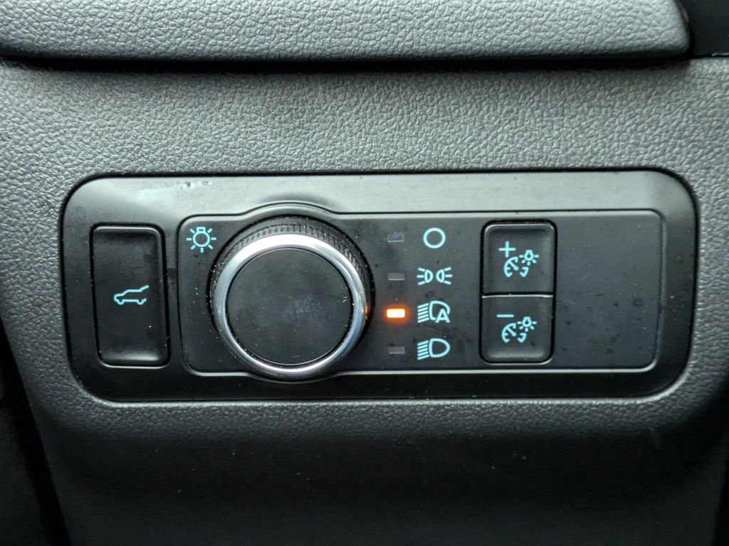 Used 2024 Silver Ford Active image 27