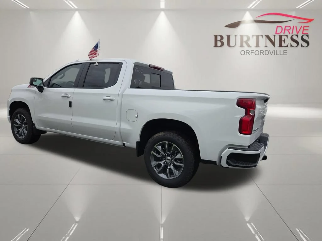 New 2026 Summit White Chevrolet RST image 6