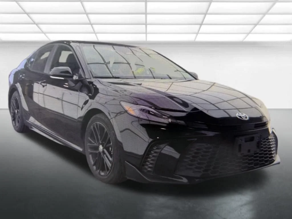 Used 2025  Toyota LE image 1