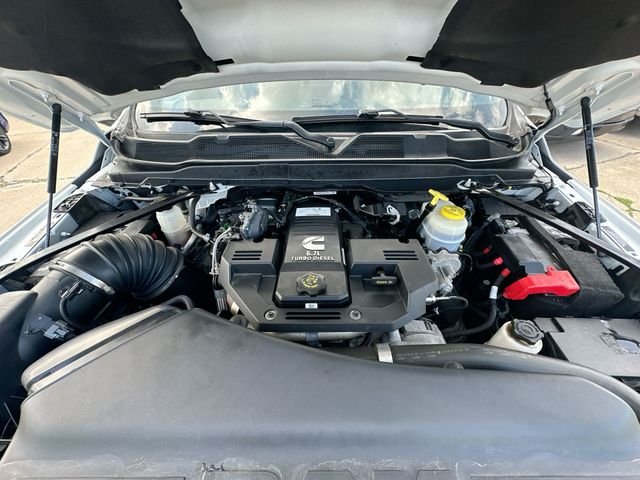 Used 2023 White Ram Laramie image 32