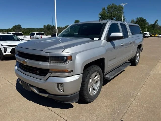 Used 2017 SILVER ICE METALLIC Chevrolet LT image 7