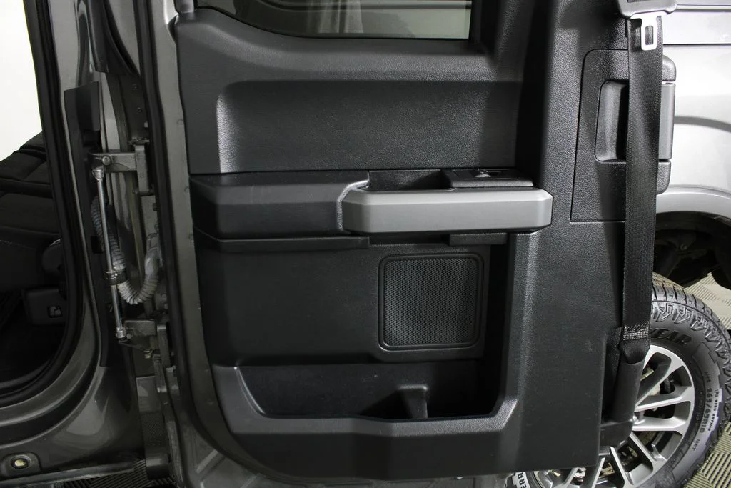 Used 2018 Gray Ford XLT image 8