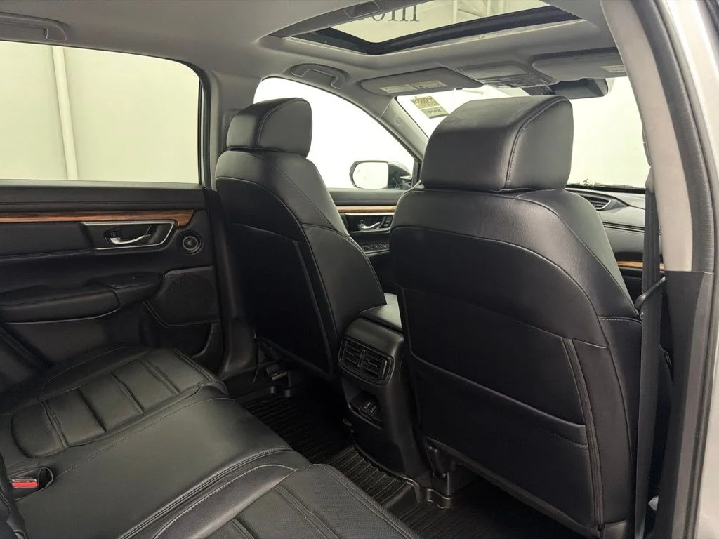 Used 2018 Silver Honda EX-L image 29