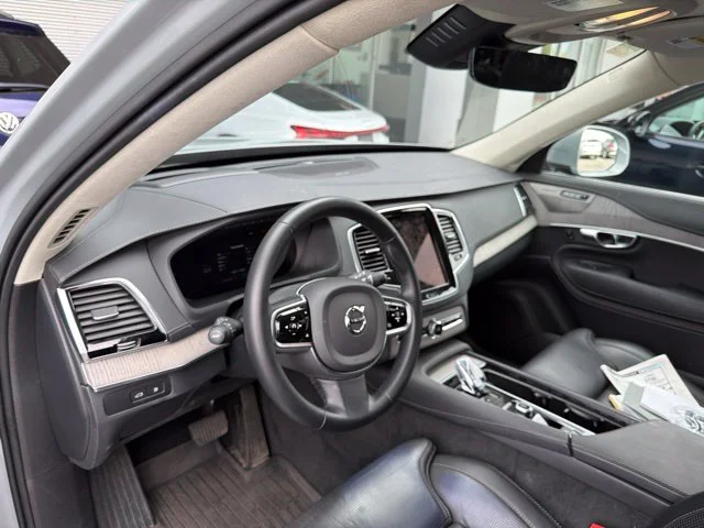 Used 2025 Gray Volvo T8 Ultra image 5