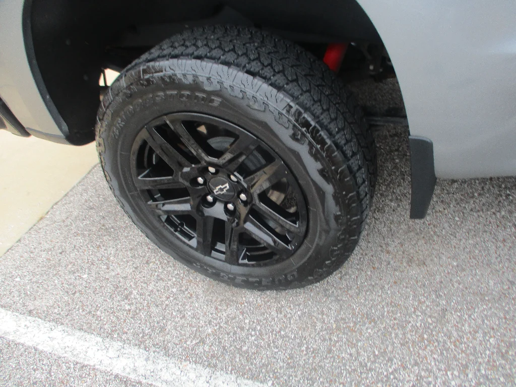 Used 2024 STERLING GRAY METALLIC Chevrolet LT Trail Boss image 22