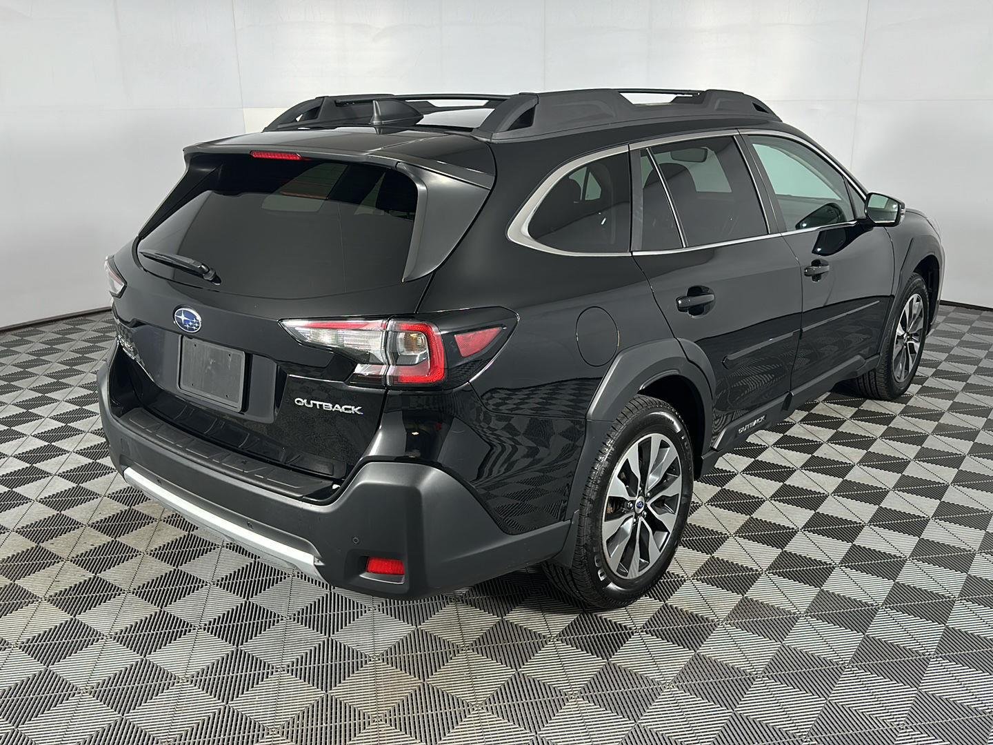 Used 2024 Crystal Black Silica Subaru Limited image 8