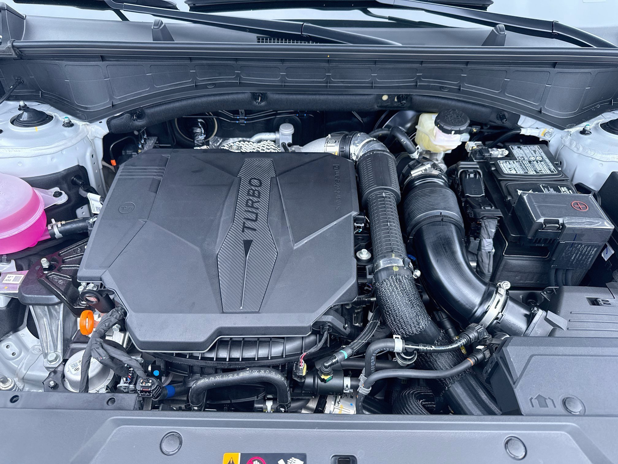 New 2027 Shimmering Silver Hyundai SE FWD image 46