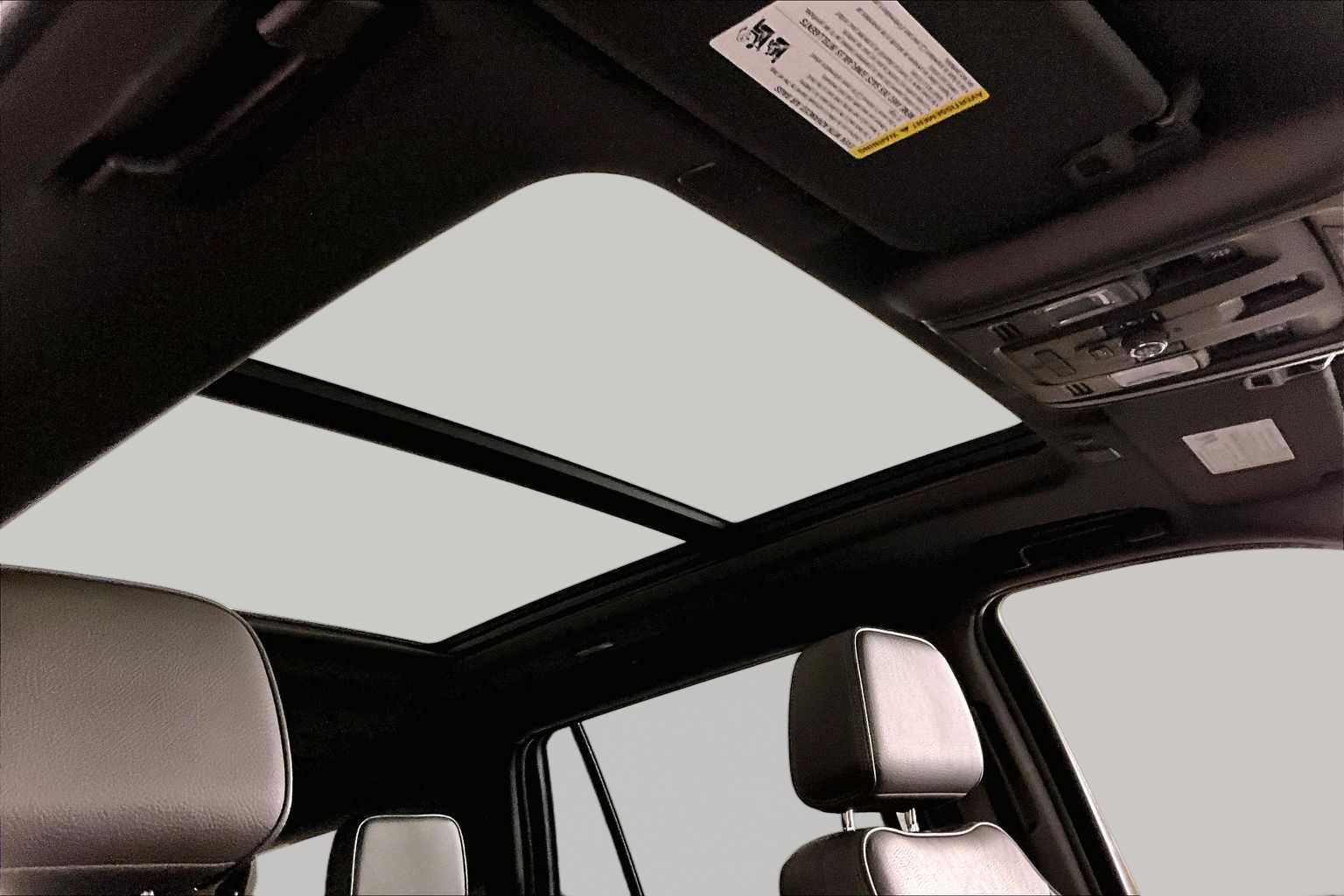 2021 GMC Yukon Denali - Photo 40