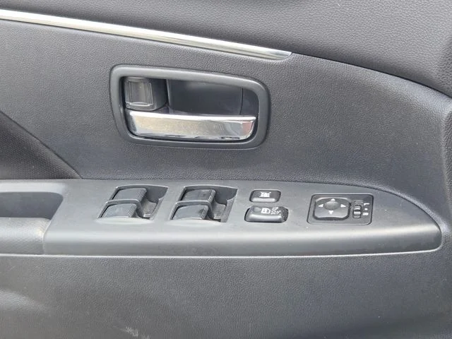 Used 2021  Mitsubishi 2.0 ES image 27