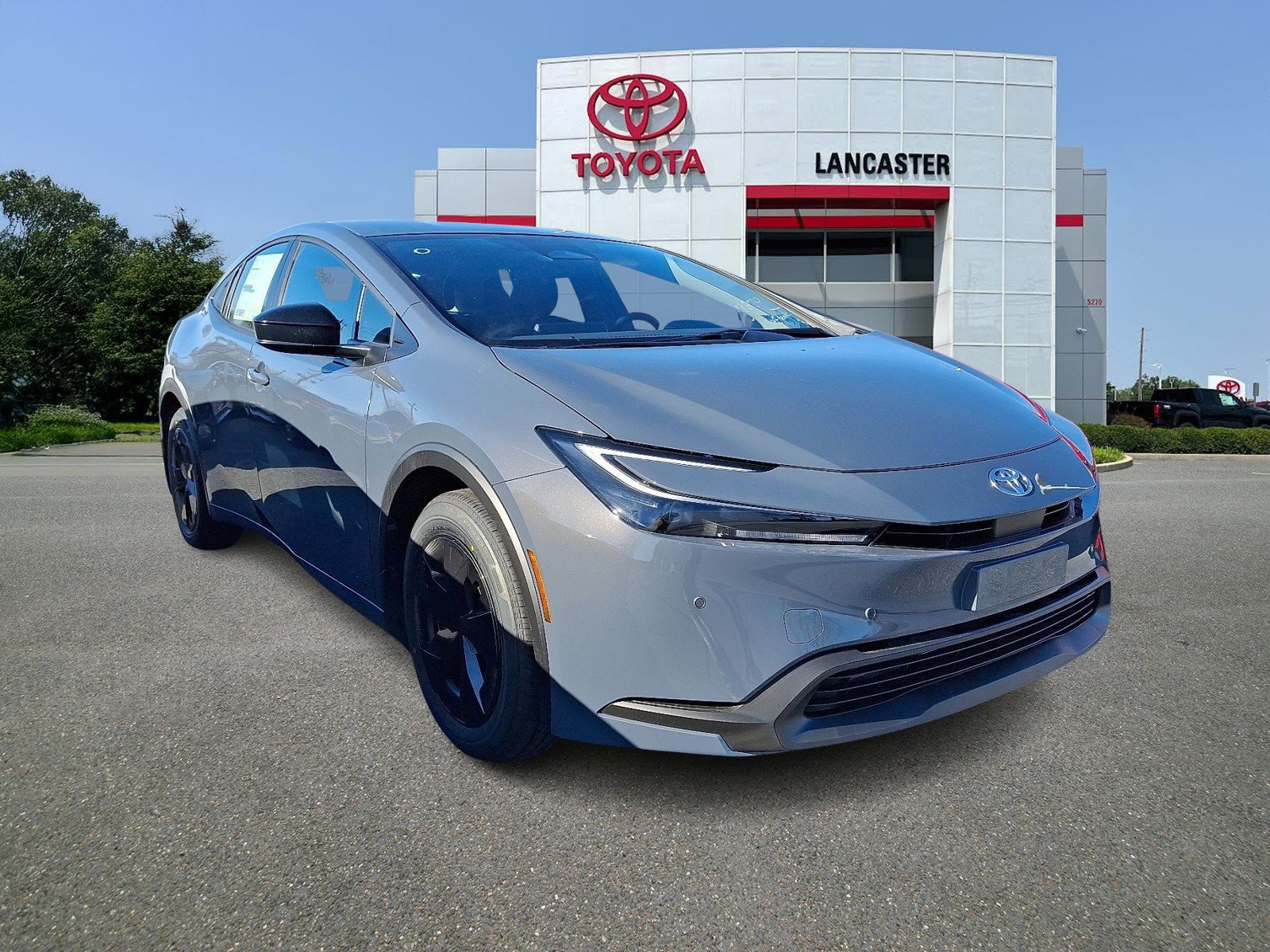 2026 Toyota Prius LE FWD's photo