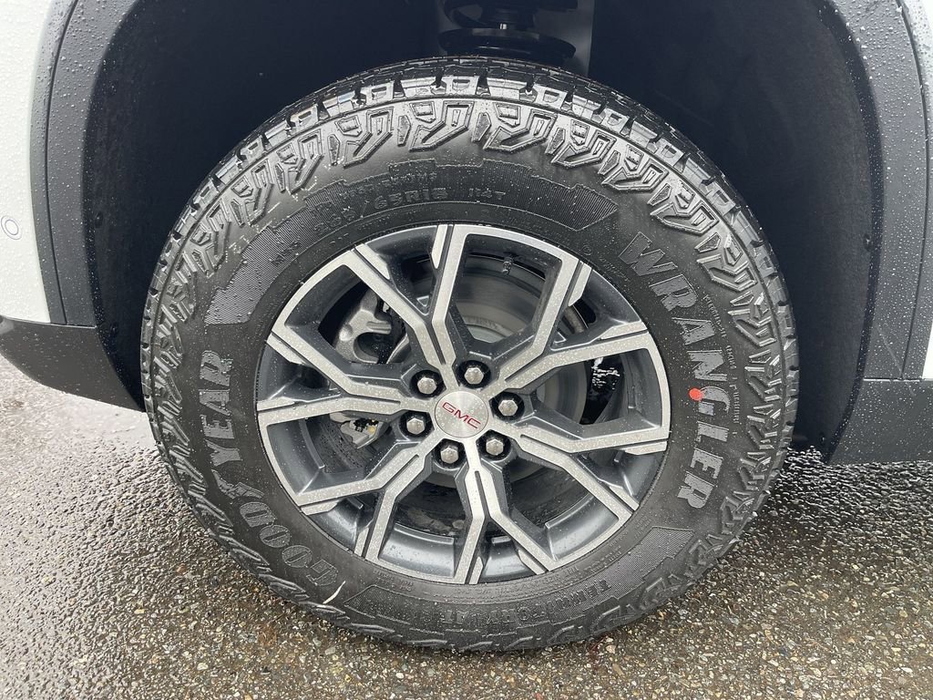 New 2026 Summit White GMC AT4 image 33