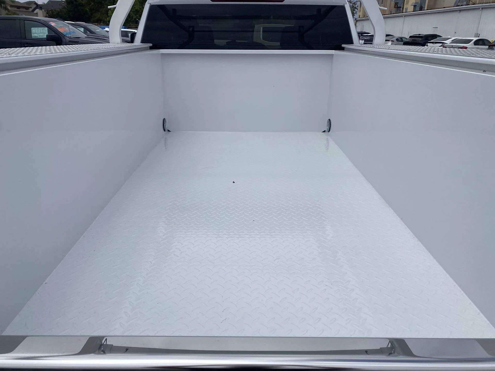 New 2026 Summit White Chevrolet WT image 24
