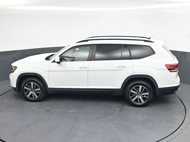 Used 2021  Volkswagen 2.0T SE image 26