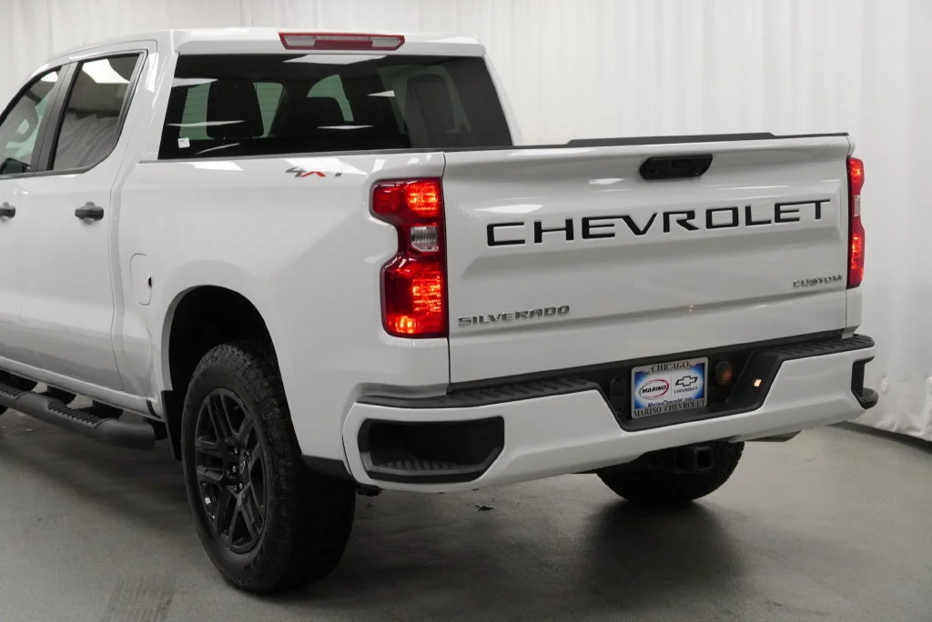 New 2026 Summit White Chevrolet Custom image 36