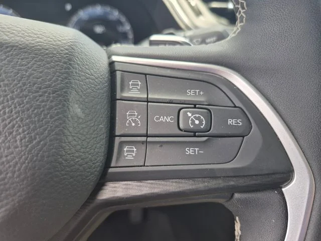 Used 2025 Silver Jeep Altitude image 19