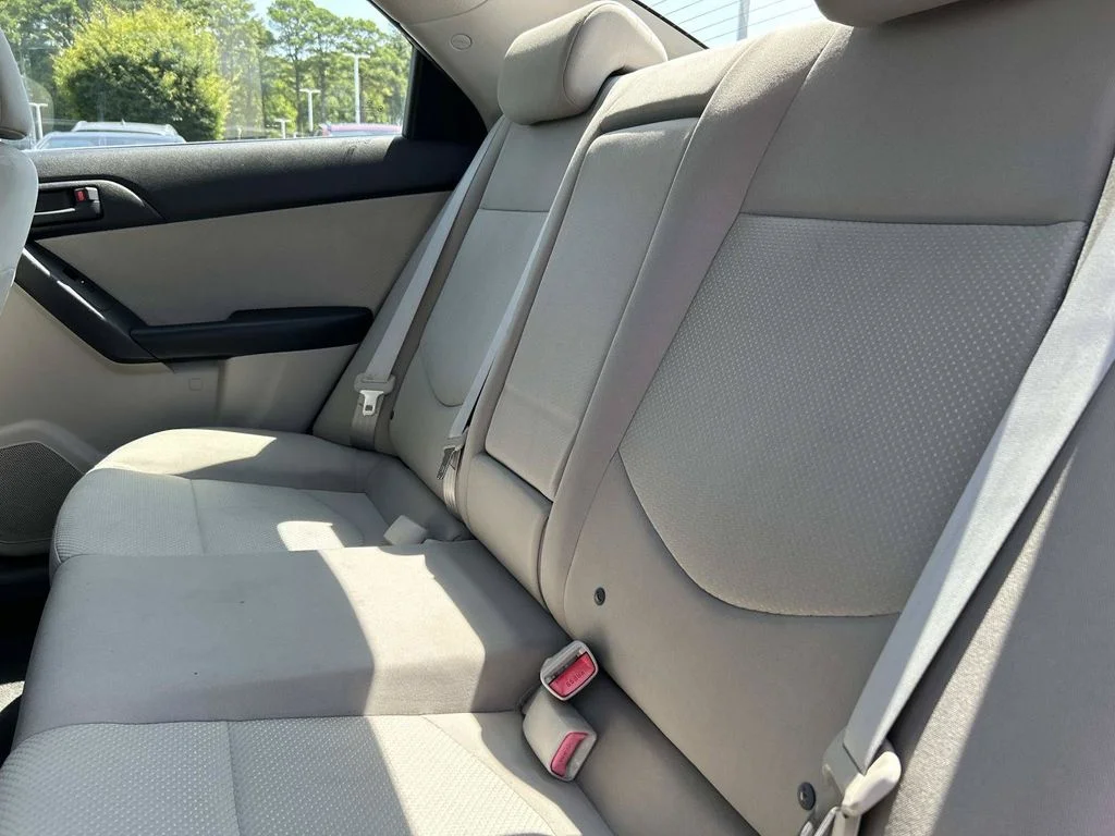 Used 2011 Silver Kia EX image 11