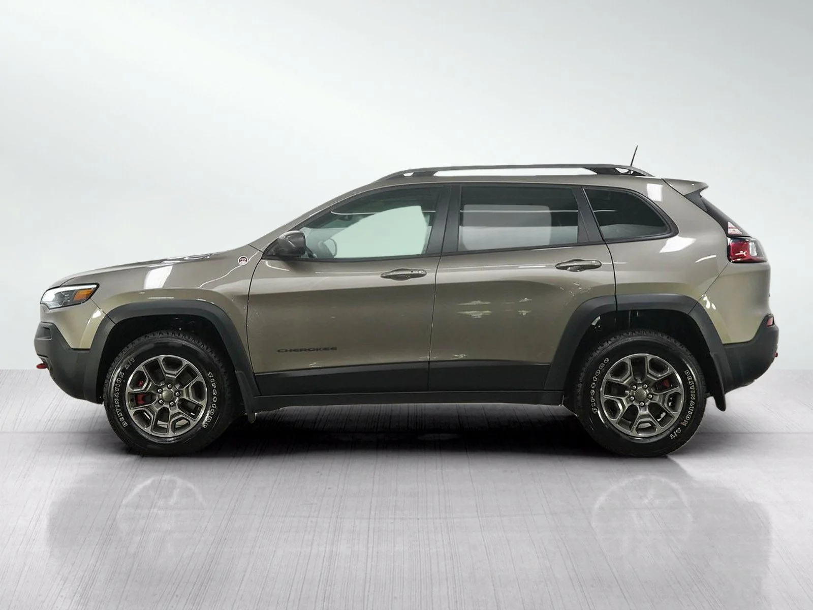 Used 2020 Jeep Cherokee Trailhawk with VIN 1C4PJMBX3LD655280 for sale in Hopkins, Minnesota