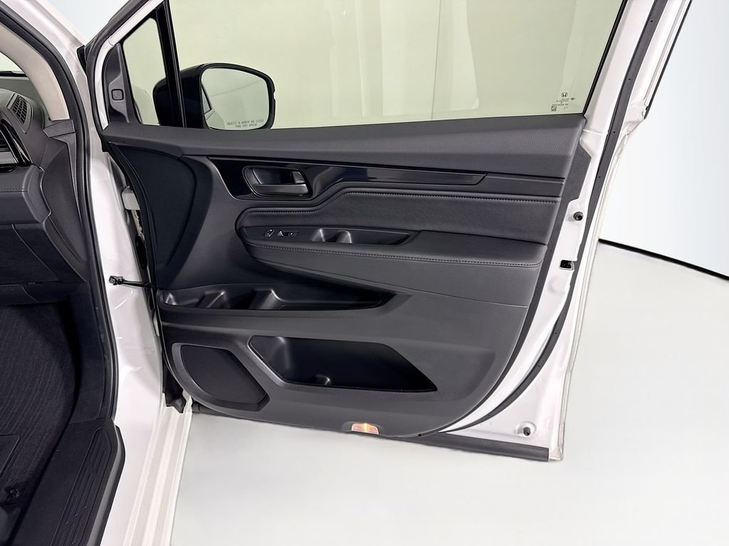 2025 Honda Odyssey Touring - Photo 23