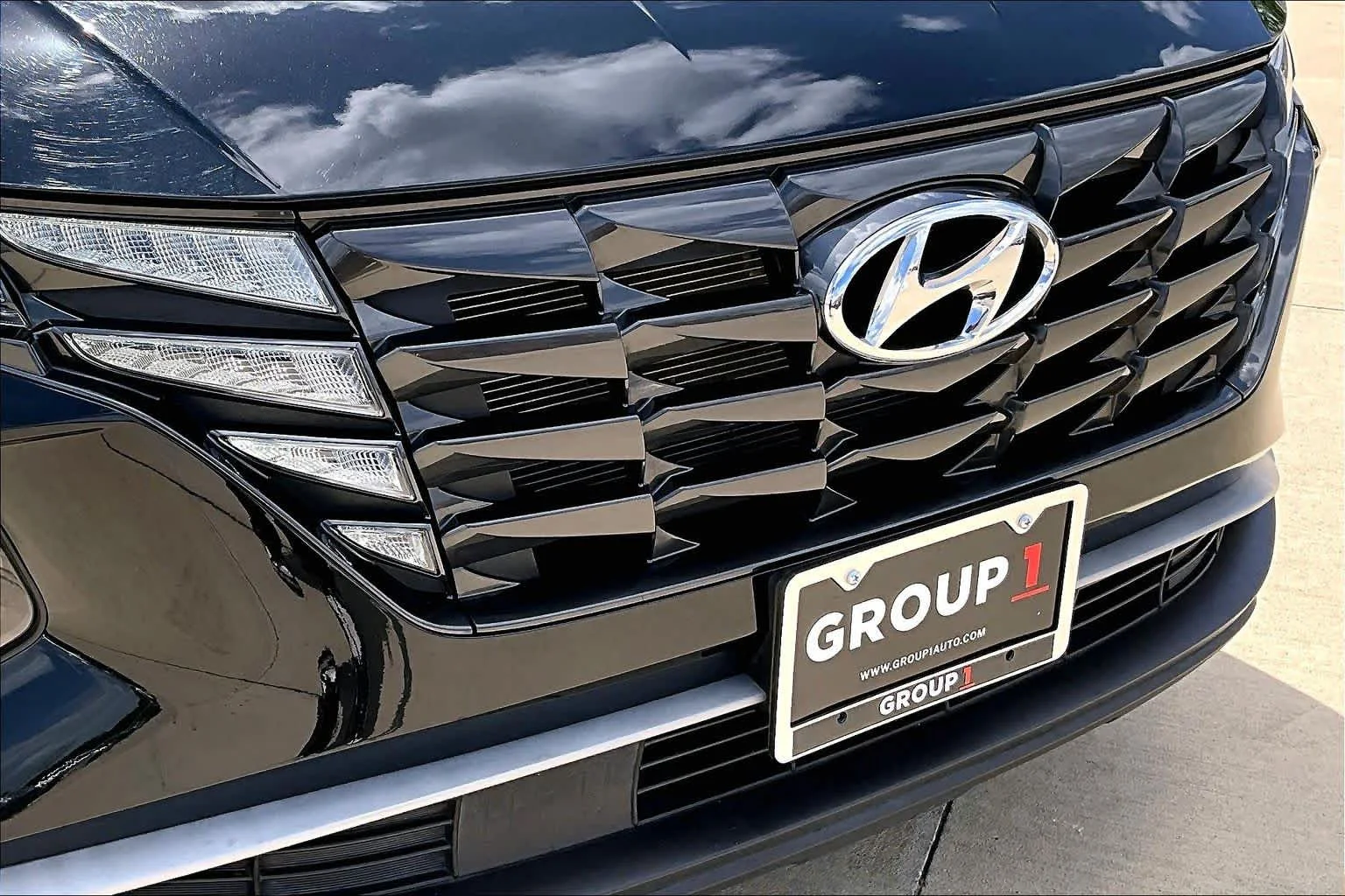 Used 2024 Black Pearl Hyundai SE image 25