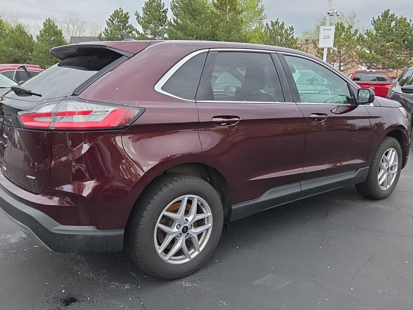 Used 2024 Burgundy Velvet Metallic Tinted Clearcoat Ford SEL image 2