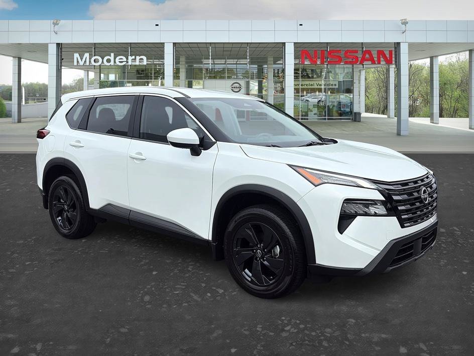 Used 2026 Everest White Pearl Tricoat Nissan SV image 7