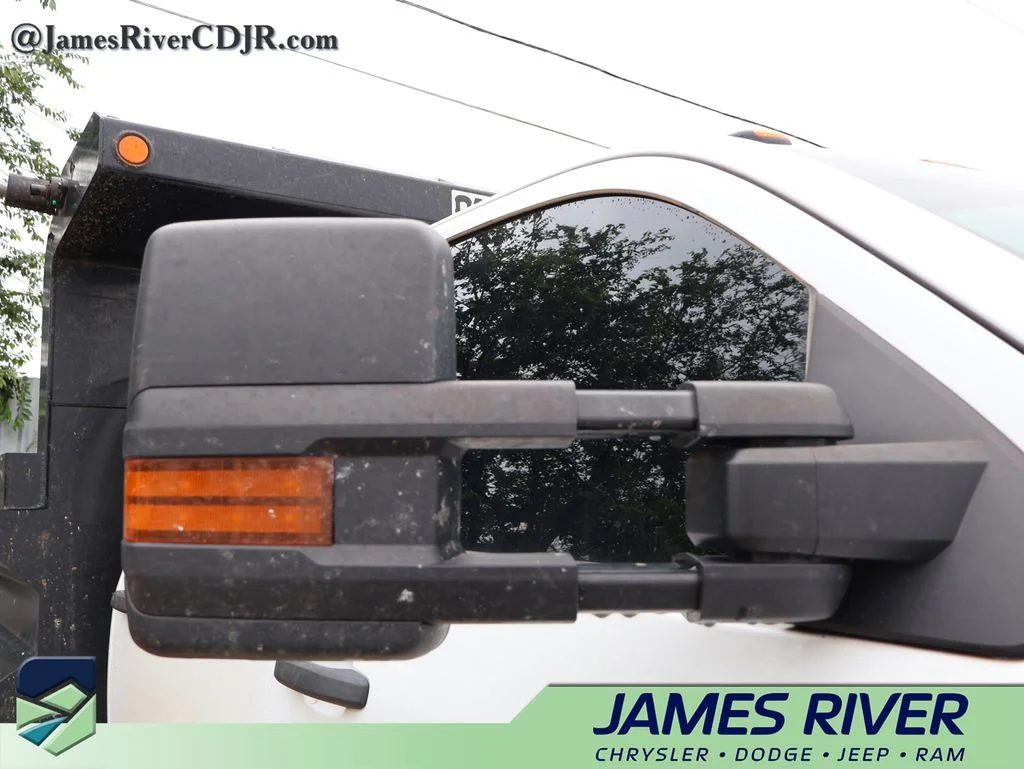 Used 2022 White Chevrolet 1WT image 23